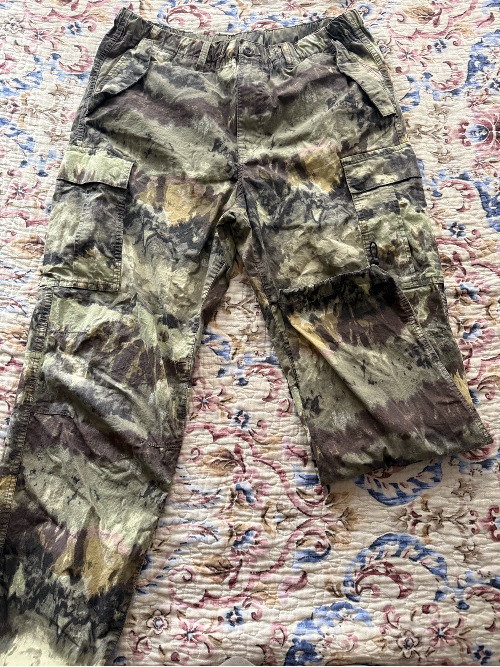 H&M Camouflage/Tie Dye Cargo Pants in Olive and Brown
